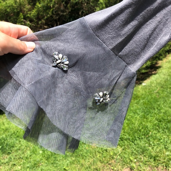 NAT New York and Company off the shoulder Blouse - Picture 2 of 5